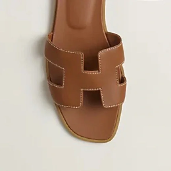 【Hermes】 Oran Sandal Calfskin & Gold Piqures Ecrues 1804_hermes_oran_box_veau_sand